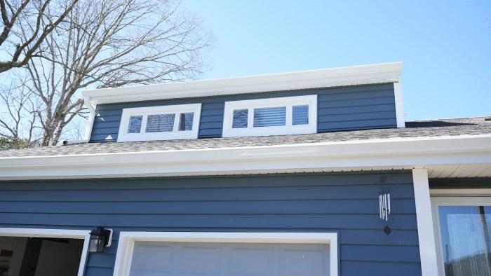 DIY Vinyl Siding Repair: A Step-by-Step Guide to Replacing Damaged ...